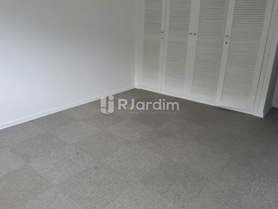 Conheça Quarto com armários do imóvel - Urca Cobertura 4 Quartos Compra Venda Imóveis - LACO40129 - 20 Quarto com armários - Urca Cobertura 4 Quartos Compra Venda Imóveis - LACO40129 - 20