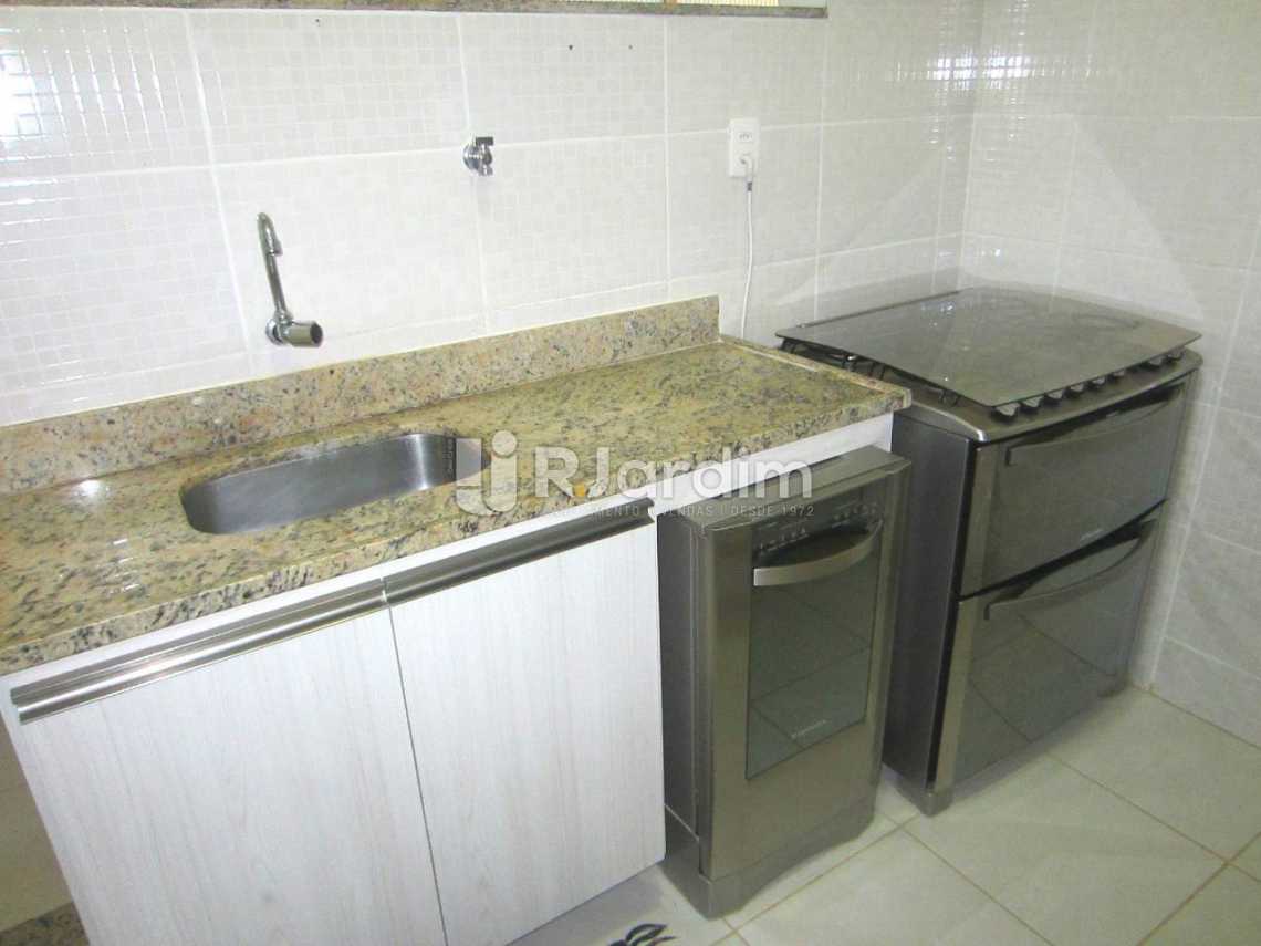 Conheça cozinha do imóvel - Imóveis Compra Venda Leblon 2 Quartos - LAAP21010 - 12 cozinha - Imóveis Compra Venda Leblon 2 Quartos - LAAP21010 - 12