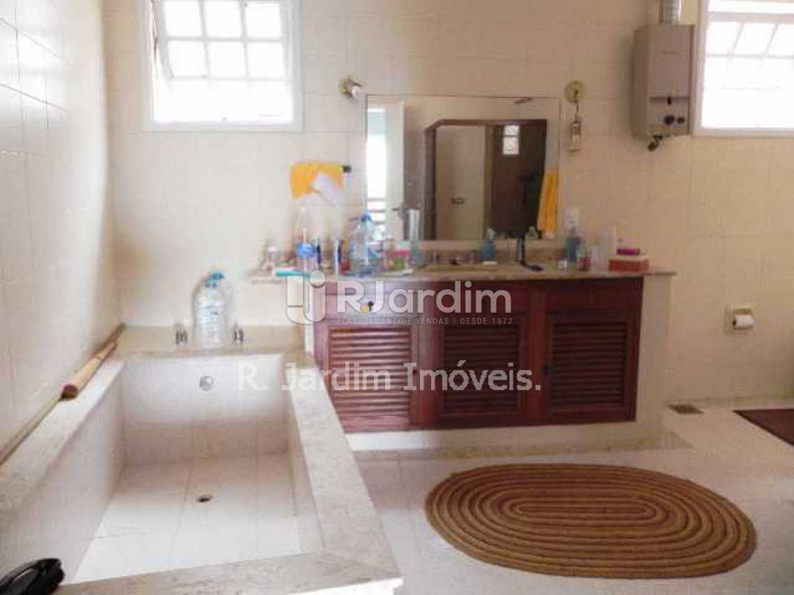 Conheça Suíte do imóvel - Casa Rua Campo Belo,Laranjeiras,Zona Sul,Rio de Janeiro,RJ Para Alugar,4 Quartos,392m² - LACA40032 - 14 Suíte - Casa Rua Campo Belo,Laranjeiras,Zona Sul,Rio de Janeiro,RJ Para Alugar,4 Quartos,392m² - LACA40032 - 14