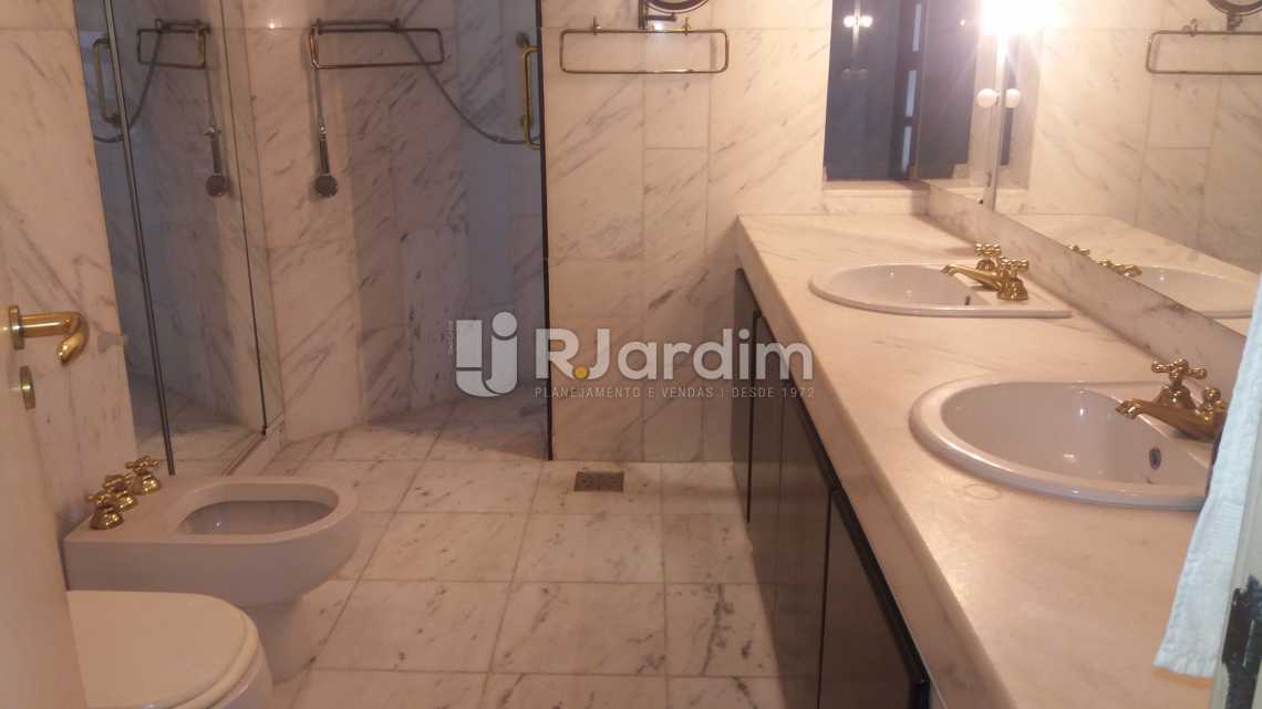 Conheça Banheiro suíte do imóvel - Imóveis Compra Venda Ipanema 4 Quartos - LAAP40596 - 15 Banheiro suíte - Imóveis Compra Venda Ipanema 4 Quartos - LAAP40596 - 15