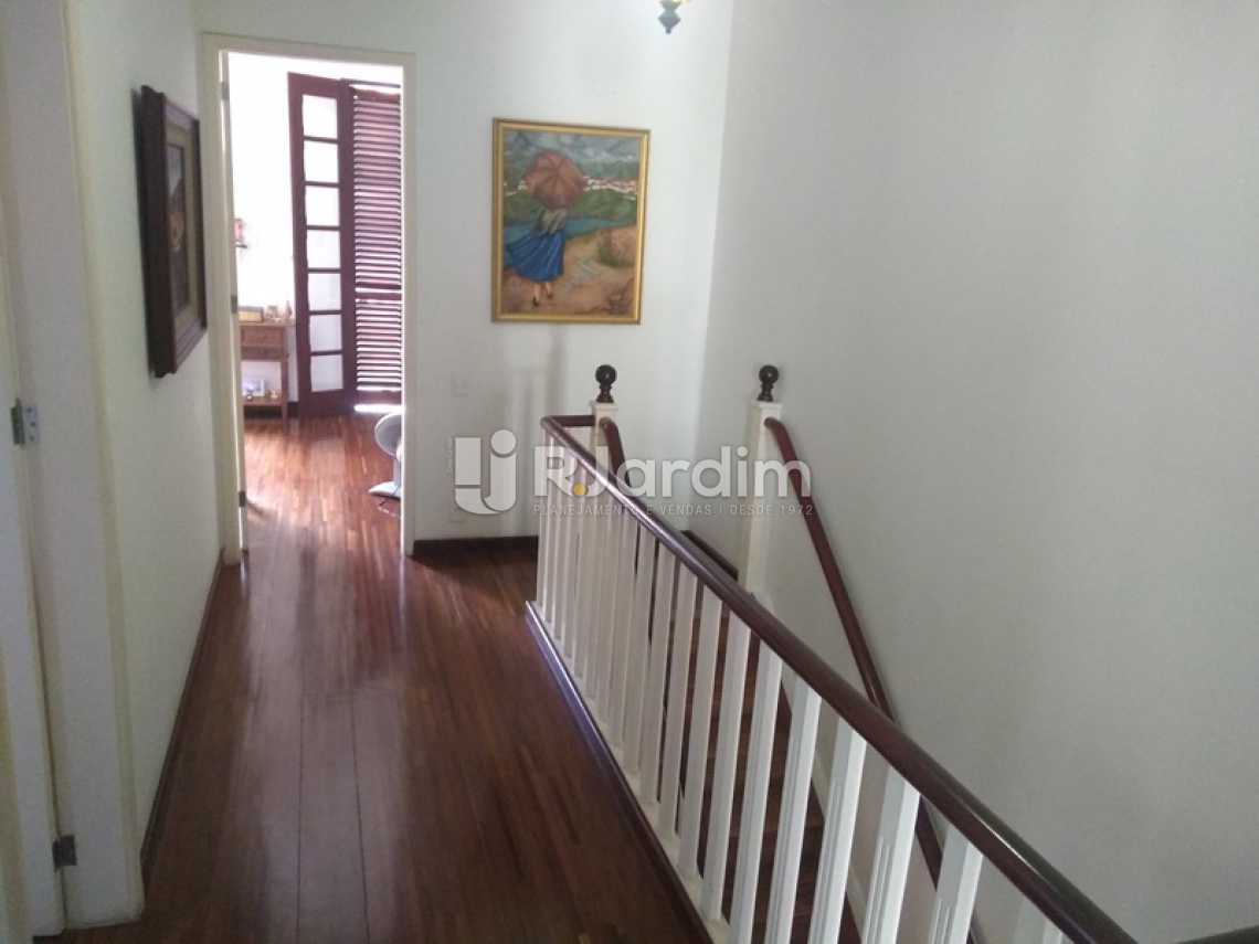 Conheça Escada linear do imóvel - Casa de Vila Residencial Botafogo - LACV30006 - 12 Escada linear - Casa de Vila Residencial Botafogo - LACV30006 - 12
