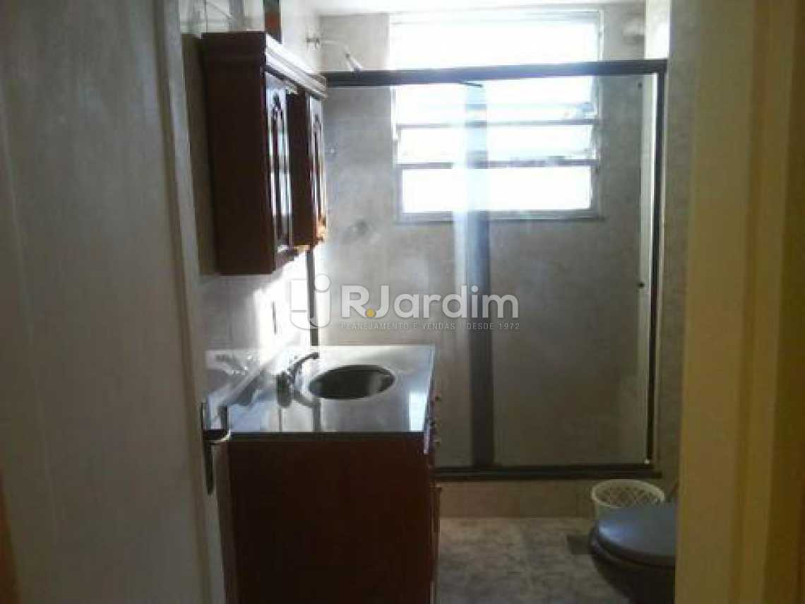 Conheça BANHEIRO do imóvel - Imóveis Compra Venda Leblon 2 Quartos - LAAP21062 - 9 BANHEIRO - Imóveis Compra Venda Leblon 2 Quartos - LAAP21062 - 9