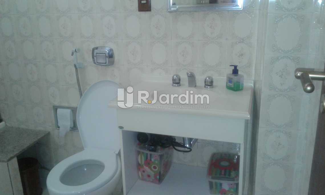 Conheça BANHEIRO SOCIAL do imóvel - Imóveis Compra Venda Avaliação Apartamento Ipanema 2 Quartos - LAAP21068 - 20 BANHEIRO SOCIAL - Imóveis Compra Venda Avaliação Apartamento Ipanema 2 Quartos - LAAP21068 - 20