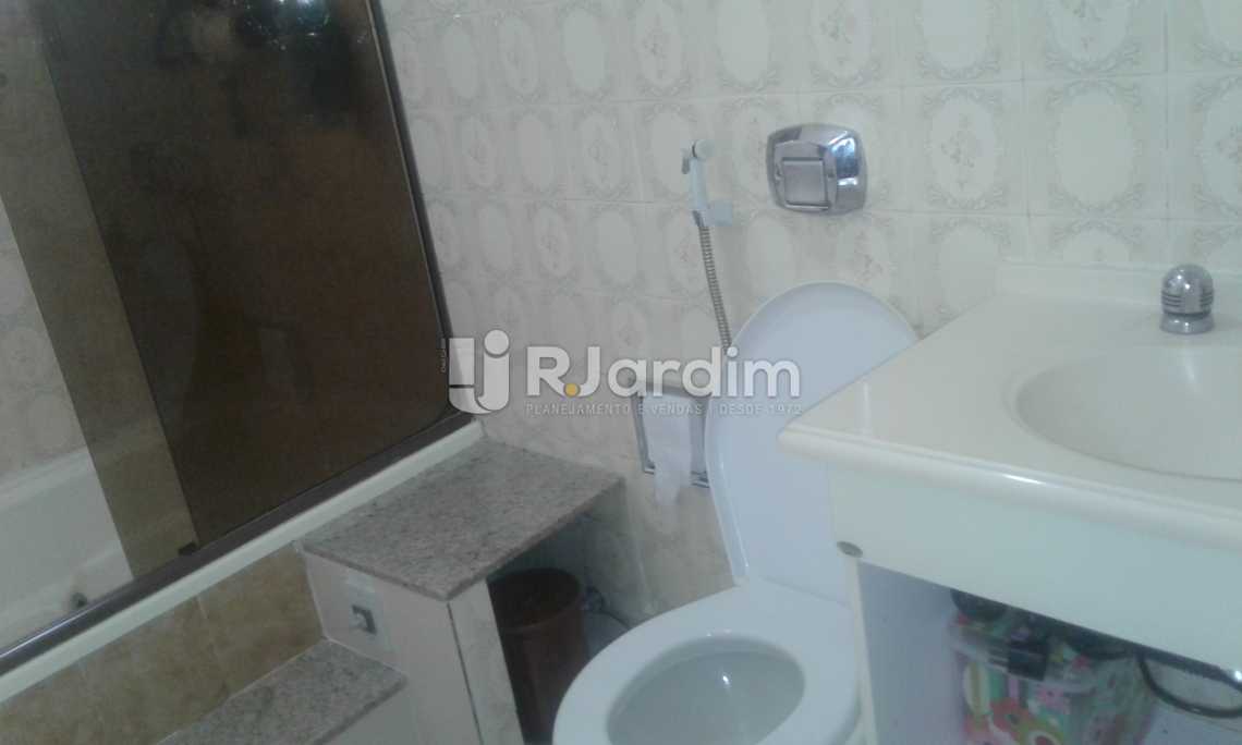 Conheça BANHEIRO SOCIAL do imóvel - Imóveis Compra Venda Avaliação Apartamento Ipanema 2 Quartos - LAAP21068 - 21 BANHEIRO SOCIAL - Imóveis Compra Venda Avaliação Apartamento Ipanema 2 Quartos - LAAP21068 - 21