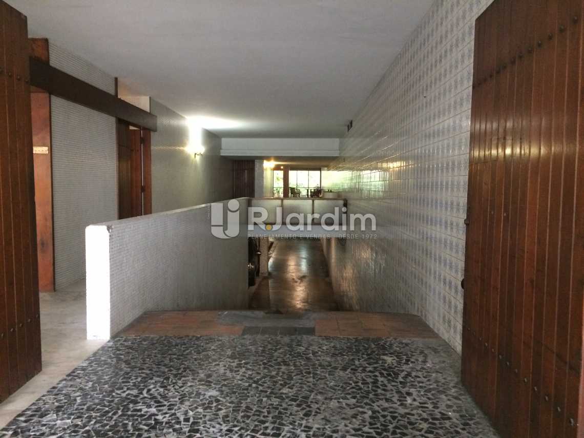 Conheça acesso garagem do imóvel - Compra Venda Avaliação Imóveis Apartamento Ipanema 2 Quartos - LAAP21075 - 29 acesso garagem - Compra Venda Avaliação Imóveis Apartamento Ipanema 2 Quartos - LAAP21075 - 29