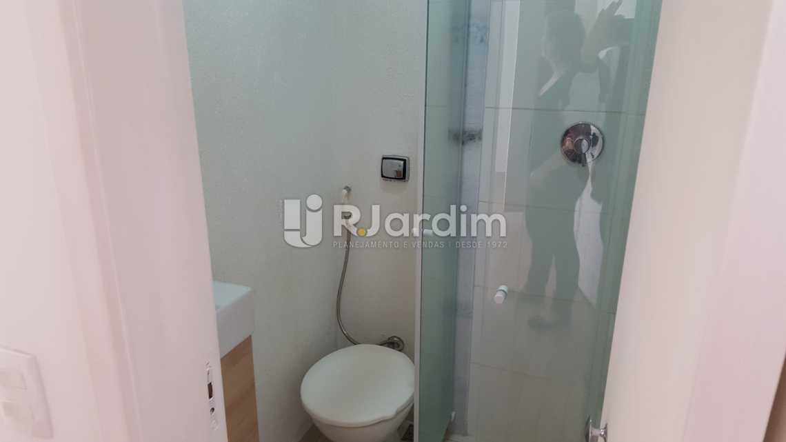 Conheça Banheiro suite do imóvel - Cobertura Compra Venda Botafogo 3 Quartos - LACO30218 - 12 Banheiro suite - Cobertura Compra Venda Botafogo 3 Quartos - LACO30218 - 12