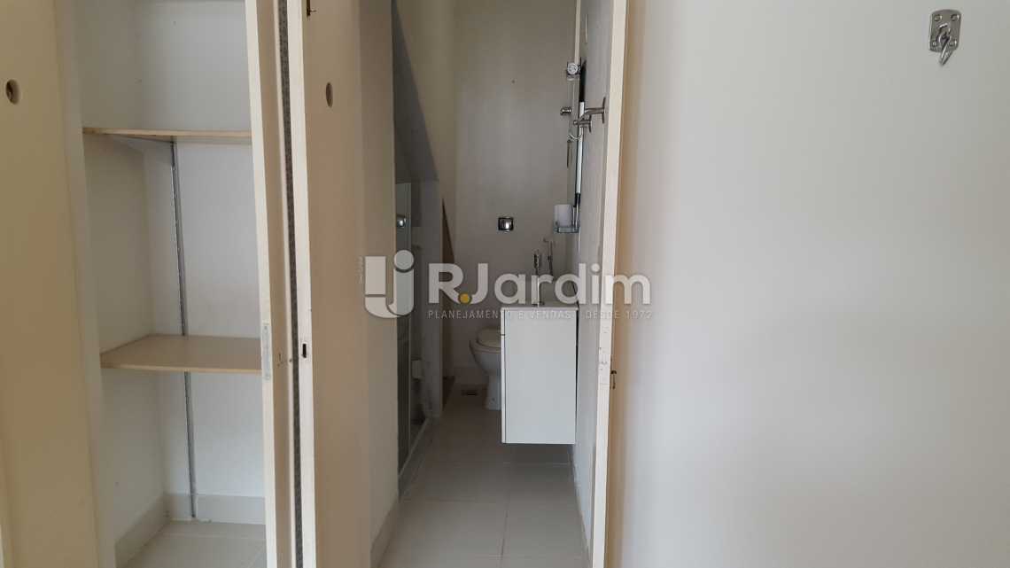 Conheça Banheiro suite do imóvel - Cobertura Compra Venda Botafogo 3 Quartos - LACO30218 - 14 Banheiro suite - Cobertura Compra Venda Botafogo 3 Quartos - LACO30218 - 14