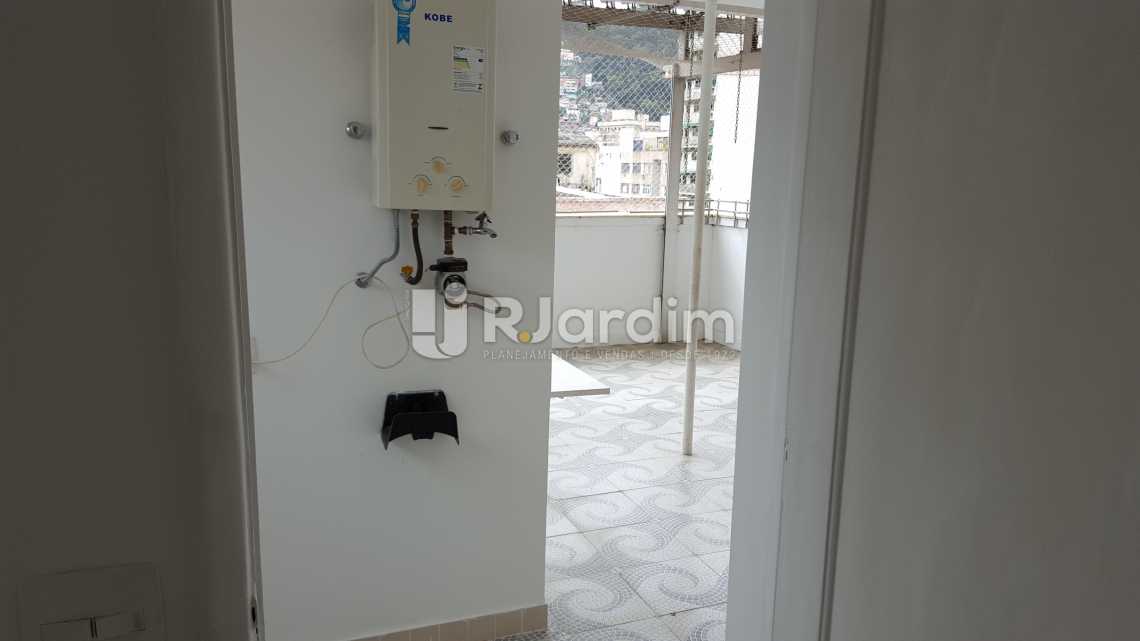 Conheça Área serviço terraço do imóvel - Cobertura Compra Venda Botafogo 3 Quartos - LACO30218 - 19 Área serviço terraço - Cobertura Compra Venda Botafogo 3 Quartos - LACO30218 - 19