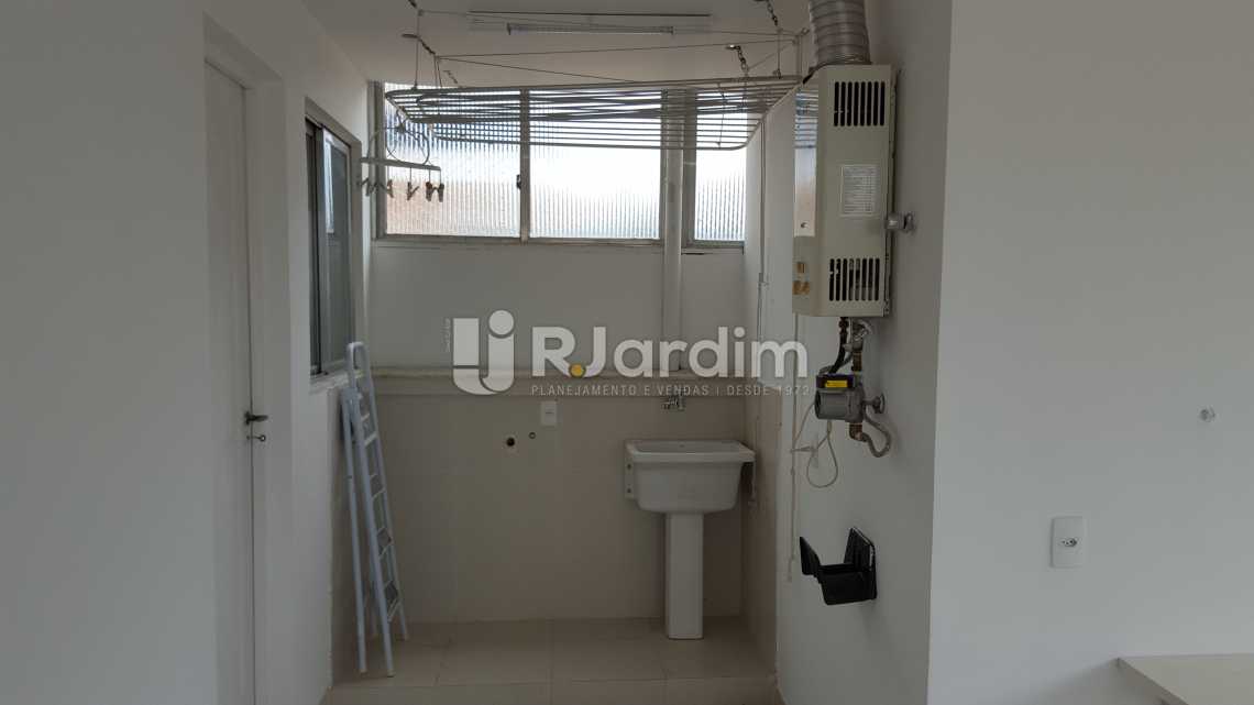 Conheça Área serviço terraço do imóvel - Cobertura Compra Venda Botafogo 3 Quartos - LACO30218 - 20 Área serviço terraço - Cobertura Compra Venda Botafogo 3 Quartos - LACO30218 - 20