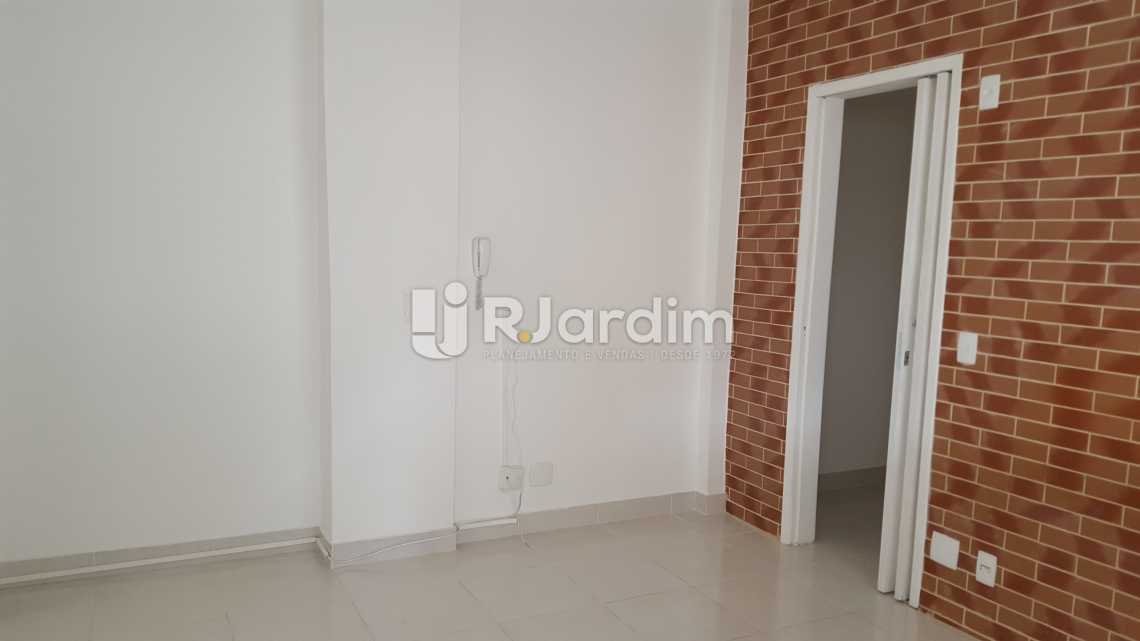 Conheça Quarto terraço do imóvel - Cobertura Compra Venda Botafogo 3 Quartos - LACO30218 - 21 Quarto terraço - Cobertura Compra Venda Botafogo 3 Quartos - LACO30218 - 21
