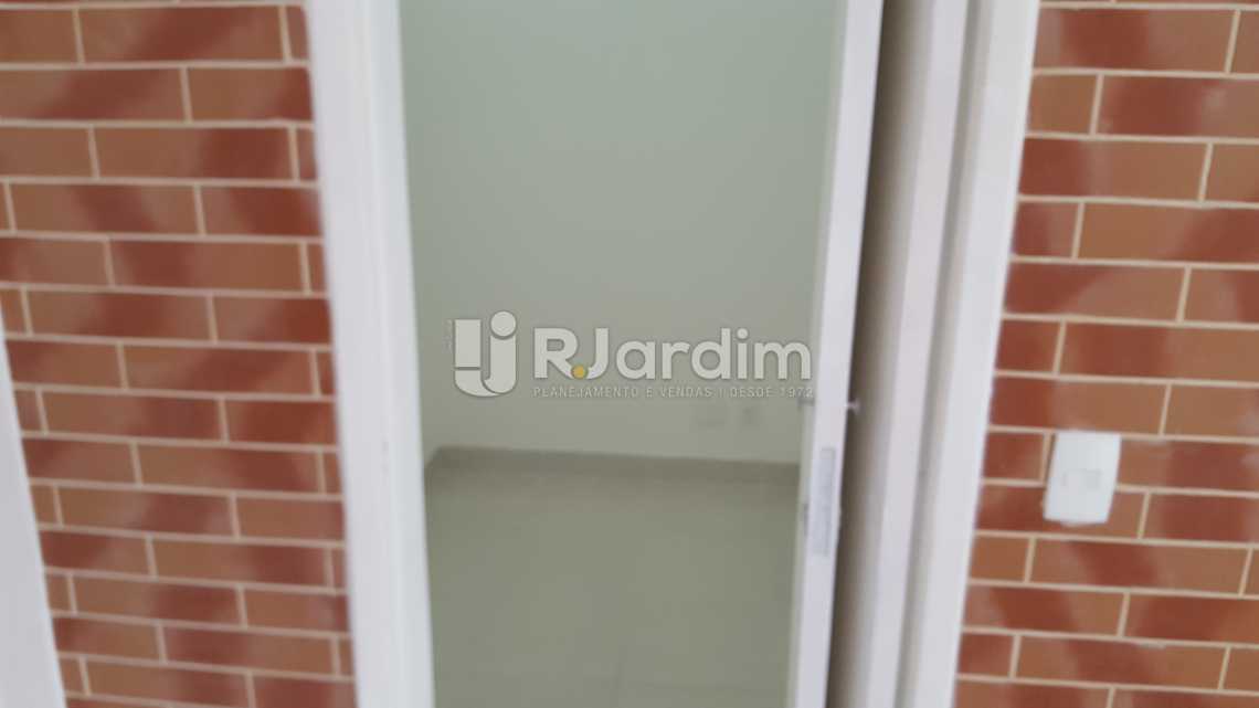 Conheça Quarto terraço closet do imóvel - Cobertura Compra Venda Botafogo 3 Quartos - LACO30218 - 22 Quarto terraço closet - Cobertura Compra Venda Botafogo 3 Quartos - LACO30218 - 22