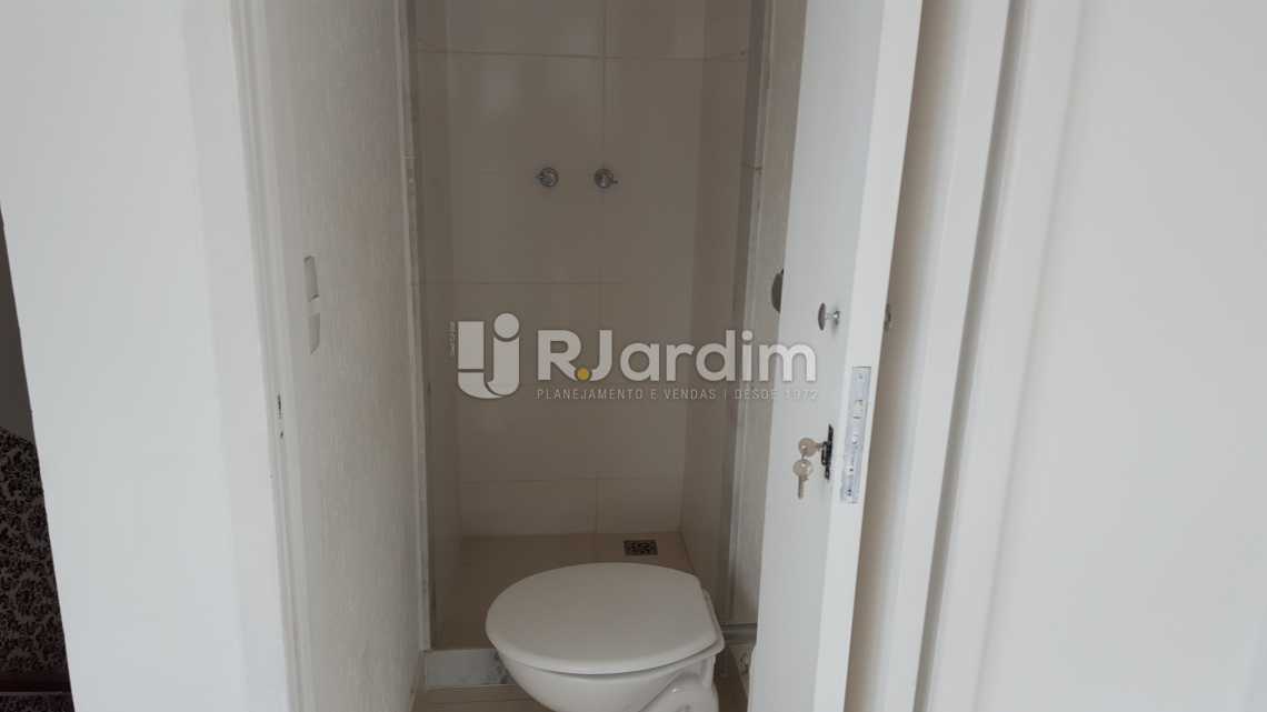Conheça Banheiro terraço do imóvel - Cobertura Compra Venda Botafogo 3 Quartos - LACO30218 - 24 Banheiro terraço - Cobertura Compra Venda Botafogo 3 Quartos - LACO30218 - 24
