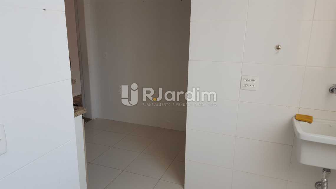 Conheça Área serviço do imóvel - Cobertura Compra Venda Botafogo 3 Quartos - LACO30218 - 29 Área serviço - Cobertura Compra Venda Botafogo 3 Quartos - LACO30218 - 29