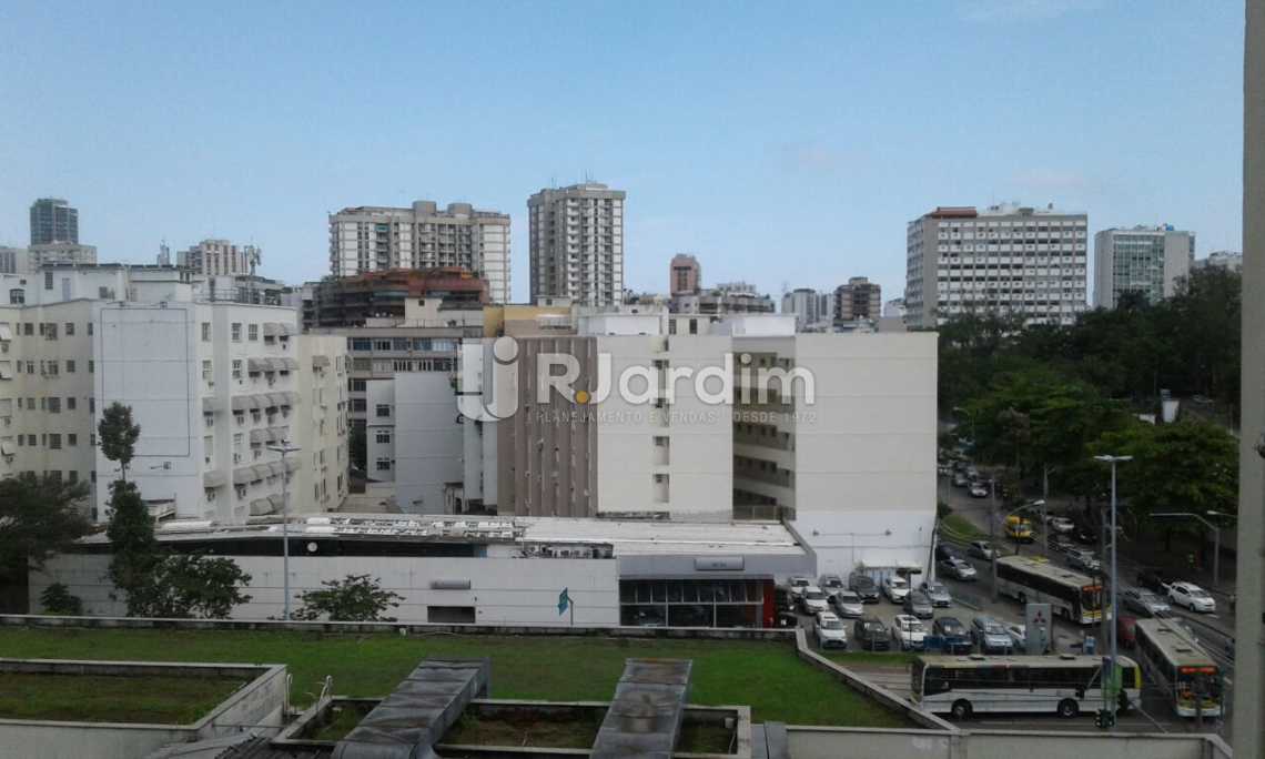 Conheça VISTA DA ÁREA ADE SERVIÇO do imóvel - Imóveis Compra Venda Avaliação Apartamento Leblon 3 Quartos - LAAP31532 - 19 VISTA DA ÁREA ADE SERVIÇO - Imóveis Compra Venda Avaliação Apartamento Leblon 3 Quartos - LAAP31532 - 19