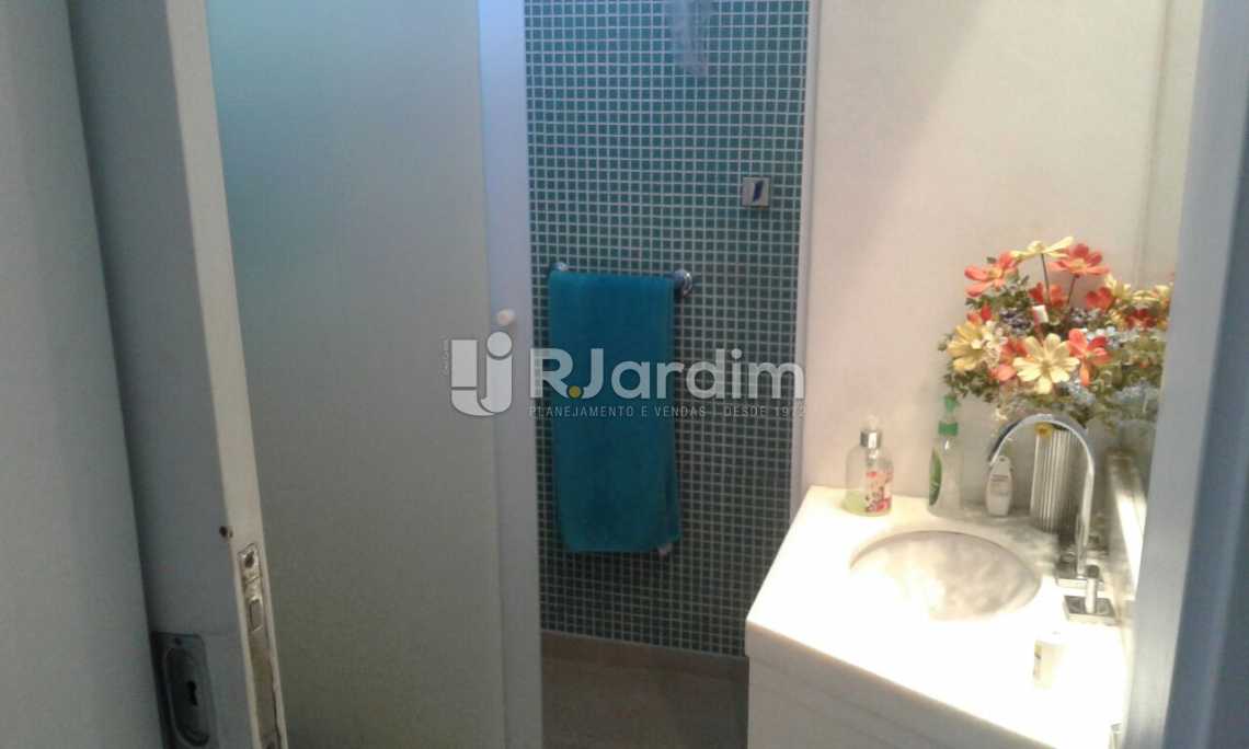 Conheça BANHEIRO SOCIAL do imóvel - Imóveis Compra Venda Avaliação Apartamento Leblon 3 Quartos - LAAP31532 - 17 BANHEIRO SOCIAL - Imóveis Compra Venda Avaliação Apartamento Leblon 3 Quartos - LAAP31532 - 17