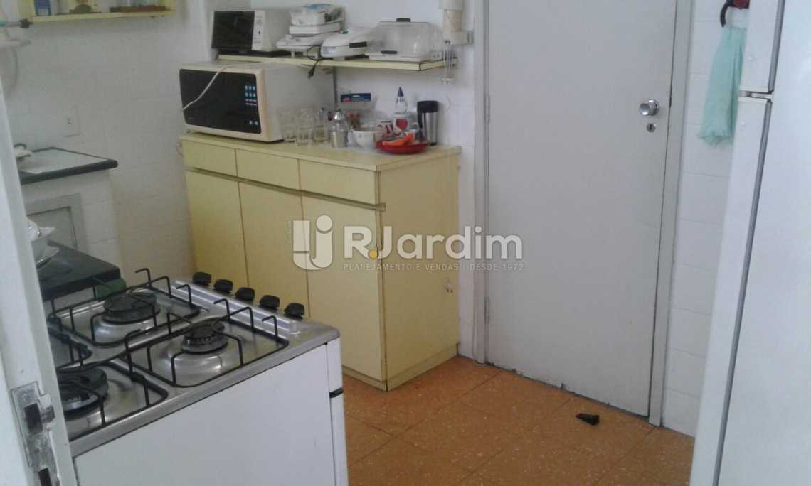 Conheça COZINHA do imóvel - Imóveis Compra Venda Avaliação Apartamento Leblon 3 Quartos - LAAP31532 - 21 COZINHA - Imóveis Compra Venda Avaliação Apartamento Leblon 3 Quartos - LAAP31532 - 21