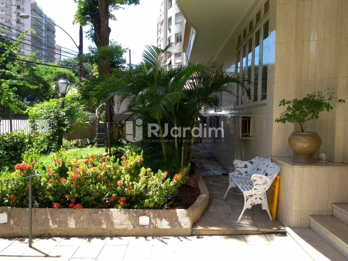 Conheça jardim /prédio do imóvel - Imóveis Compra Venda Avaliação Apartamento Humaitá 3 Quartos - LAAP31556 - 3 jardim /prédio - Imóveis Compra Venda Avaliação Apartamento Humaitá 3 Quartos - LAAP31556 - 3