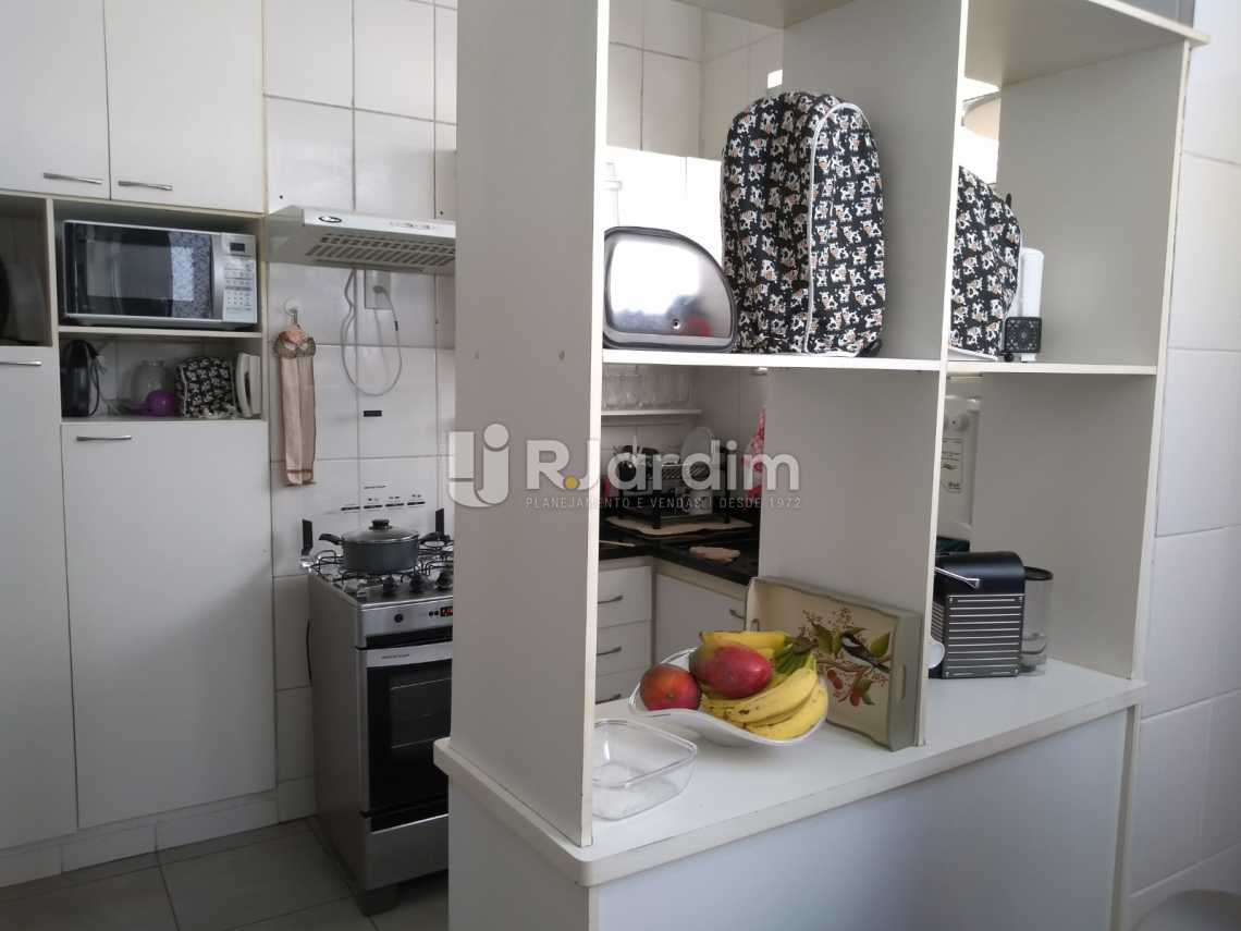 Conheça cozinha do imóvel - Imóveis Compra Venda Avaliação Apartamento Humaitá 3 Quartos - LAAP31556 - 19 cozinha - Imóveis Compra Venda Avaliação Apartamento Humaitá 3 Quartos - LAAP31556 - 19