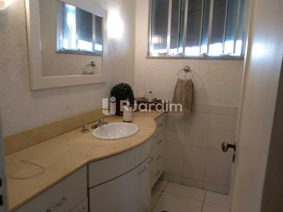 Conheça banheiro do imóvel - Imóveis Compra Venda Avaliação Apartamento Humaitá 3 Quartos - LAAP31556 - 16 banheiro - Imóveis Compra Venda Avaliação Apartamento Humaitá 3 Quartos - LAAP31556 - 16