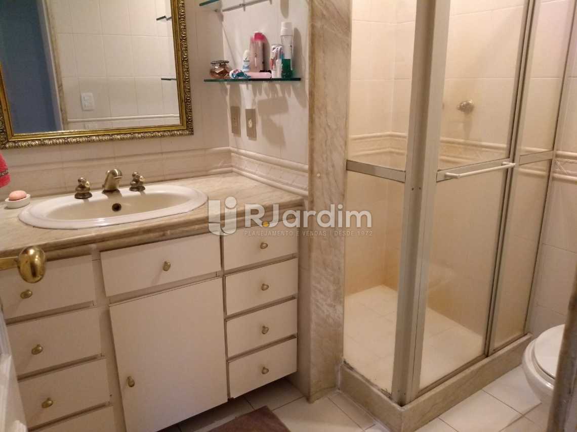 Conheça banheiro social do imóvel - Apartamento Residencial Copacabana - LAAP40620 - 24 banheiro social - Apartamento Residencial Copacabana - LAAP40620 - 24