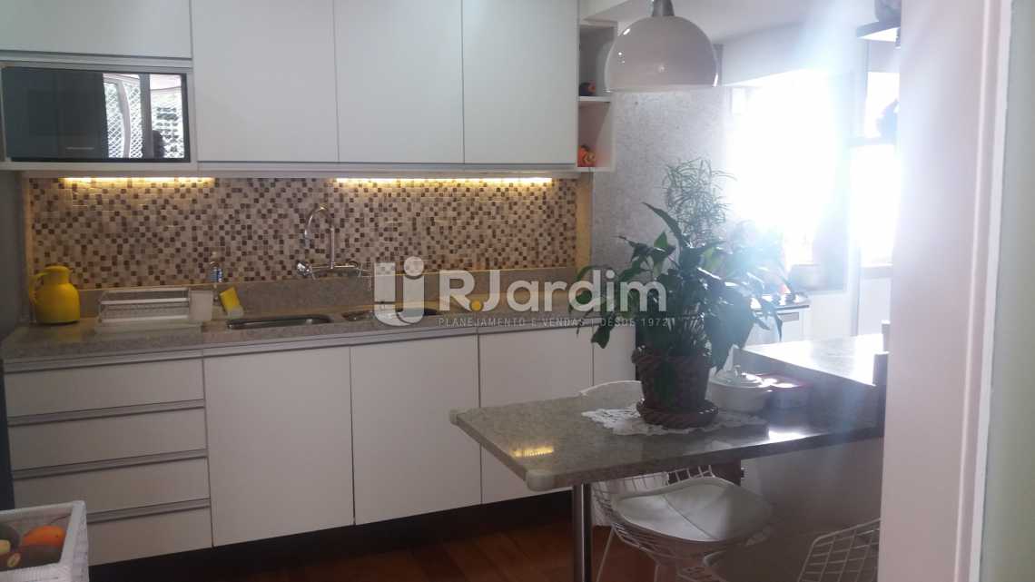 Conheça Copa-cozinha do imóvel - Apartamento Copacabana 2 Quartos Compra Venda Avaliação Imóveis - LAAP21098 - 12 Copa-cozinha - Apartamento Copacabana 2 Quartos Compra Venda Avaliação Imóveis - LAAP21098 - 12