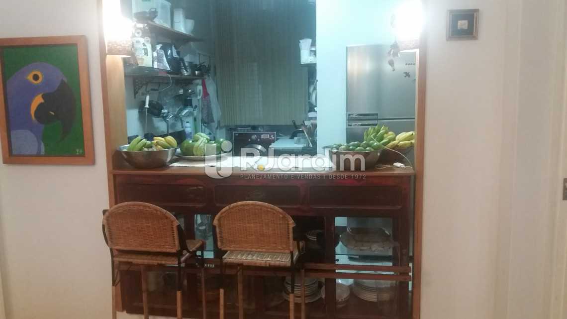 Conheça Cozinha do imóvel - Compra Venda Apartamento Copacabana 3 Quartos - LAAP31566 - 9 Cozinha - Compra Venda Apartamento Copacabana 3 Quartos - LAAP31566 - 9