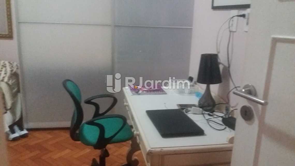 Conheça Quarto do imóvel - Compra Venda Apartamento Copacabana 3 Quartos - LAAP31566 - 15 Quarto - Compra Venda Apartamento Copacabana 3 Quartos - LAAP31566 - 15