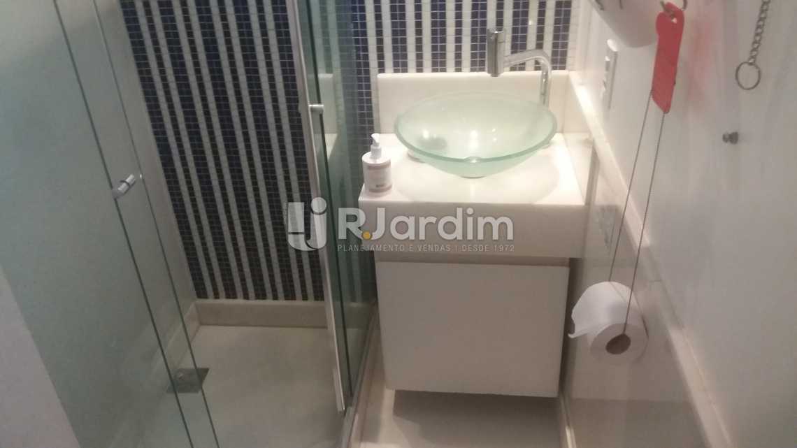 Conheça WC Suíte do imóvel - Compra Venda Apartamento Copacabana 3 Quartos - LAAP31566 - 17 WC Suíte - Compra Venda Apartamento Copacabana 3 Quartos - LAAP31566 - 17
