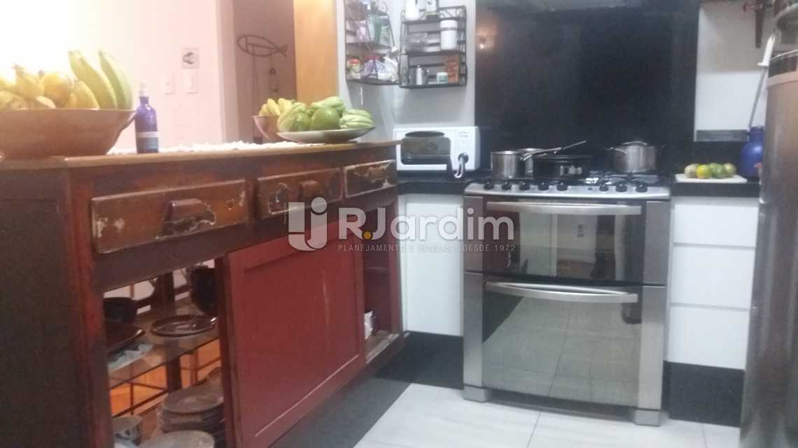 Conheça Cozinha do imóvel - Compra Venda Apartamento Copacabana 3 Quartos - LAAP31566 - 21 Cozinha - Compra Venda Apartamento Copacabana 3 Quartos - LAAP31566 - 21