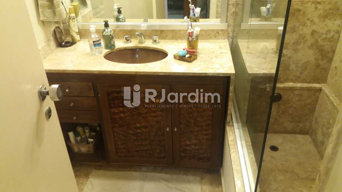 Conheça WC suíte do imóvel - Compra Venda Apartamento Ipanema 4 Quartos - LAAP40624 - 9 WC suíte - Compra Venda Apartamento Ipanema 4 Quartos - LAAP40624 - 9