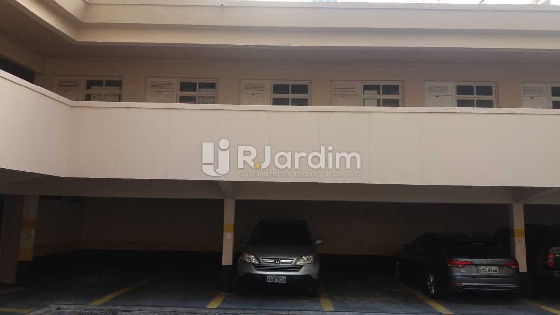 Conheça Garagem/Quarto motorista do imóvel - Apartamento à venda Rua Constante Ramos,Copacabana, Zona Sul,Rio de Janeiro - R$ 2.680.000 - LAAP40631 - 21 Garagem/Quarto motorista - Apartamento à venda Rua Constante Ramos,Copacabana, Zona Sul,Rio de Janeiro - R$ 2.680.000 - LAAP40631 - 21