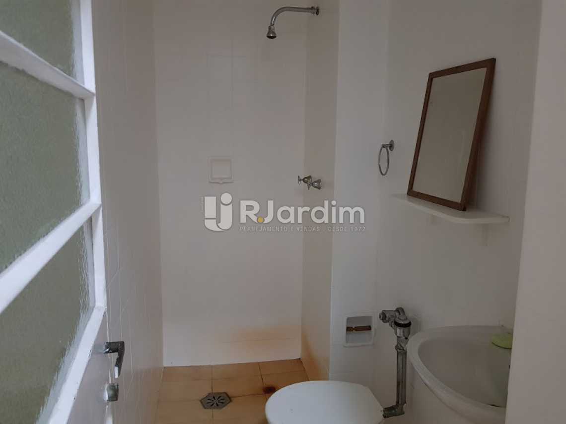 Conheça Banheiro dependência do imóvel - Compra Venda Avaliação Imóveis Apartamento Copacabana 4 Quartos - LAAP40638 - 27 Banheiro dependência - Compra Venda Avaliação Imóveis Apartamento Copacabana 4 Quartos - LAAP40638 - 27
