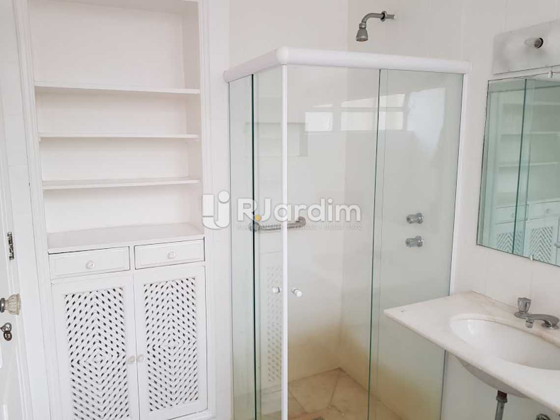 Conheça Banheiro social do imóvel - Compra Venda Avaliação Imóveis Apartamento Copacabana 4 Quartos - LAAP40638 - 19 Banheiro social - Compra Venda Avaliação Imóveis Apartamento Copacabana 4 Quartos - LAAP40638 - 19