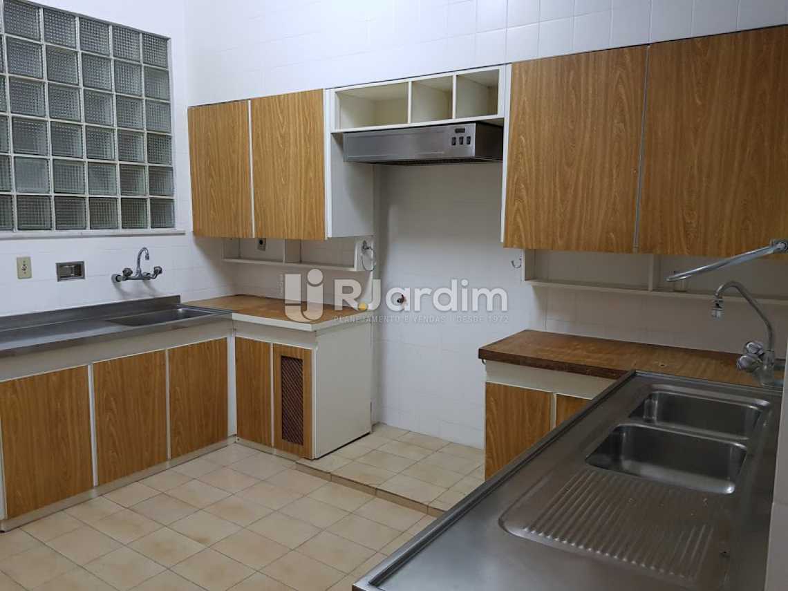 Conheça Cozinha do imóvel - Compra Venda Avaliação Imóveis Apartamento Copacabana 4 Quartos - LAAP40638 - 24 Cozinha - Compra Venda Avaliação Imóveis Apartamento Copacabana 4 Quartos - LAAP40638 - 24