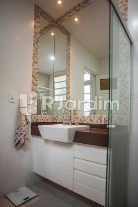Conheça banheiro suite do imóvel - Compra Venda Avaliação Imóveis Apartamento Copacabana 3 Quartos - LAAP31629 - 10 banheiro suite - Compra Venda Avaliação Imóveis Apartamento Copacabana 3 Quartos - LAAP31629 - 10