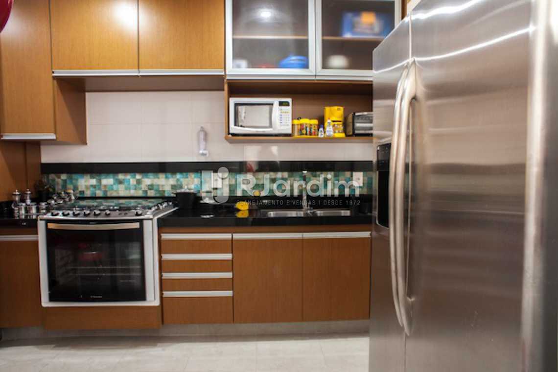 Conheça cozinha do imóvel - Compra Venda Avaliação Imóveis Apartamento Copacabana 3 Quartos - LAAP31629 - 5 cozinha - Compra Venda Avaliação Imóveis Apartamento Copacabana 3 Quartos - LAAP31629 - 5