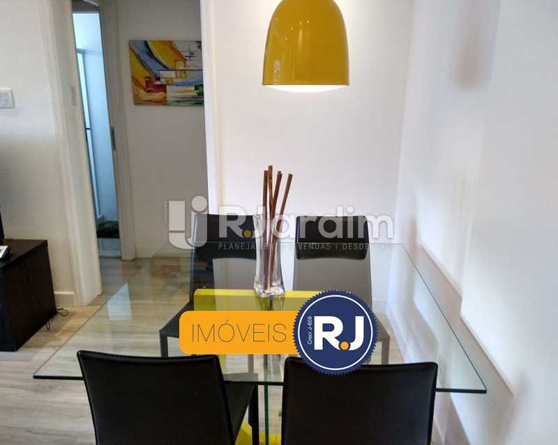 Conheça sala / acesso aos quartos do imóvel - Apartamento Humaitá 2 Quartos - LAAP21146 - 4 sala / acesso aos quartos - Apartamento Humaitá 2 Quartos - LAAP21146 - 4