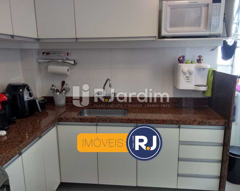 Conheça cozinha do imóvel - Apartamento Humaitá 2 Quartos - LAAP21146 - 18 cozinha - Apartamento Humaitá 2 Quartos - LAAP21146 - 18