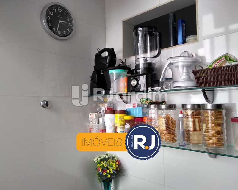 Conheça cozinha do imóvel - Apartamento Humaitá 2 Quartos - LAAP21146 - 23 cozinha - Apartamento Humaitá 2 Quartos - LAAP21146 - 23
