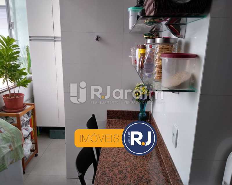 Conheça cozinha / área de serviço do imóvel - Apartamento Humaitá 2 Quartos - LAAP21146 - 24 cozinha / área de serviço - Apartamento Humaitá 2 Quartos - LAAP21146 - 24