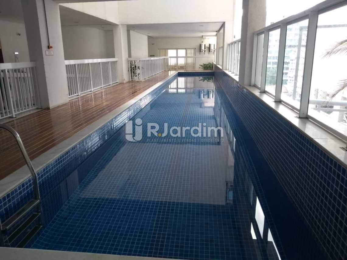Conheça Piscina com raia PUC do imóvel - Compra Venda Avaliação Imóveis Apartamento Botafogo 3 Quartos - LAAP31653 - 24 Piscina com raia PUC - Compra Venda Avaliação Imóveis Apartamento Botafogo 3 Quartos - LAAP31653 - 24