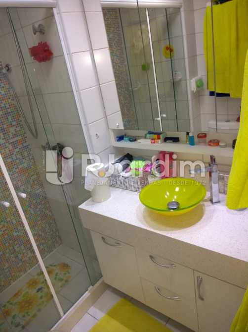 Conheça banheiro social do imóvel - Compra Venda Avaliação Imóveis Apartamento Botafogo 3 Quartos - LAAP31653 - 18 banheiro social - Compra Venda Avaliação Imóveis Apartamento Botafogo 3 Quartos - LAAP31653 - 18