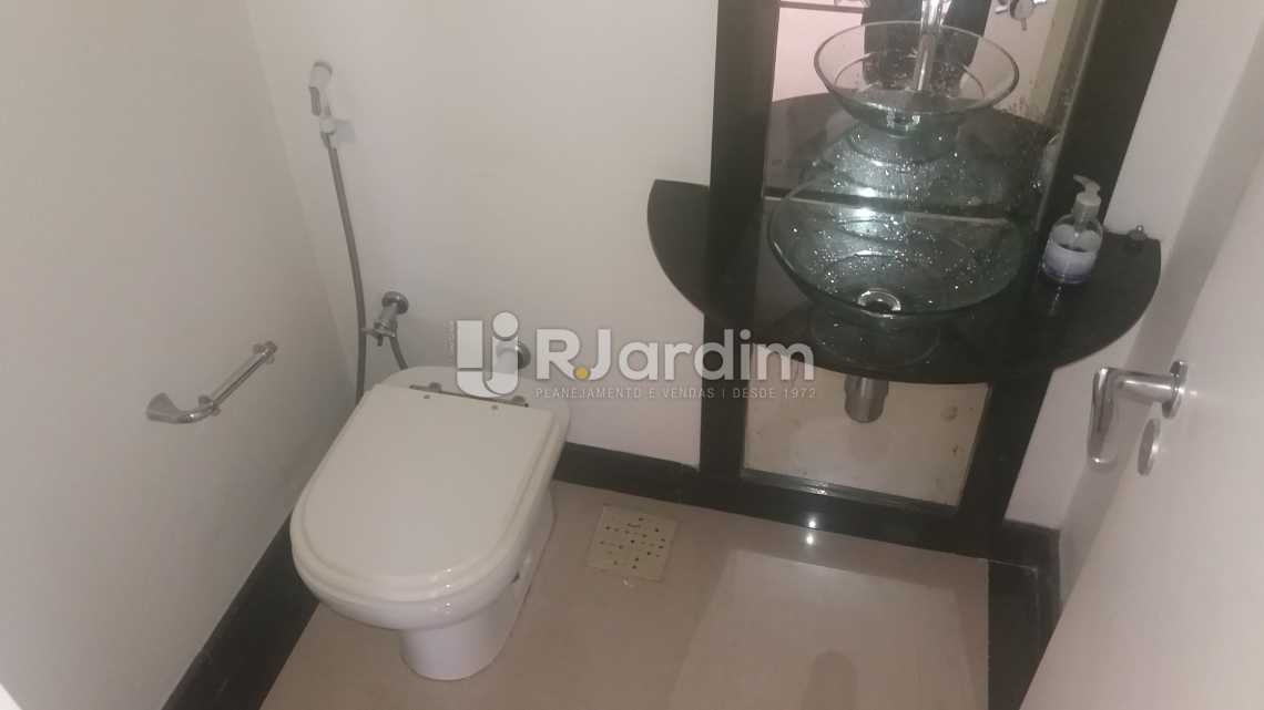Conheça lavabo 2º piso do imóvel - Cobertura À VENDA, Ipanema, Rio de Janeiro, RJ - LACO40148 - 17 lavabo 2º piso - Cobertura À VENDA, Ipanema, Rio de Janeiro, RJ - LACO40148 - 17