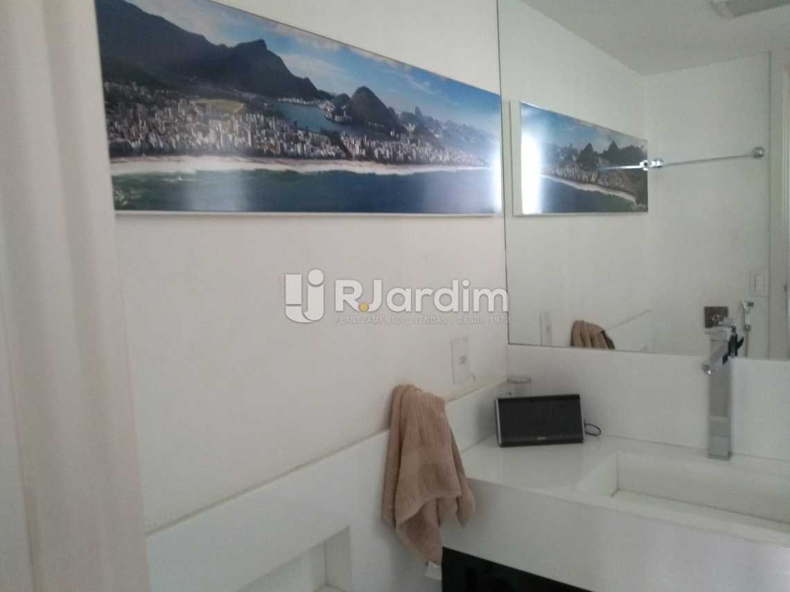 Conheça banheiro /suíte 2 do imóvel - Apartamento à venda Avenida Vieira Souto,Ipanema, Zona Sul,Rio de Janeiro - R$ 3.700.000 - LAAP31662 - 18 banheiro /suíte 2 - Apartamento à venda Avenida Vieira Souto,Ipanema, Zona Sul,Rio de Janeiro - R$ 3.700.000 - LAAP31662 - 18