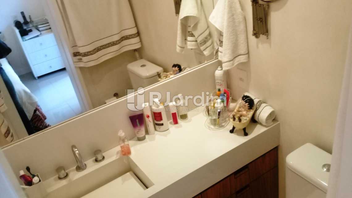 Conheça WC suíte do imóvel - Compra Venda Avaliação Imóveis Apartamento Gávea 3 Quartos - LAAP31667 - 7 WC suíte - Compra Venda Avaliação Imóveis Apartamento Gávea 3 Quartos - LAAP31667 - 7