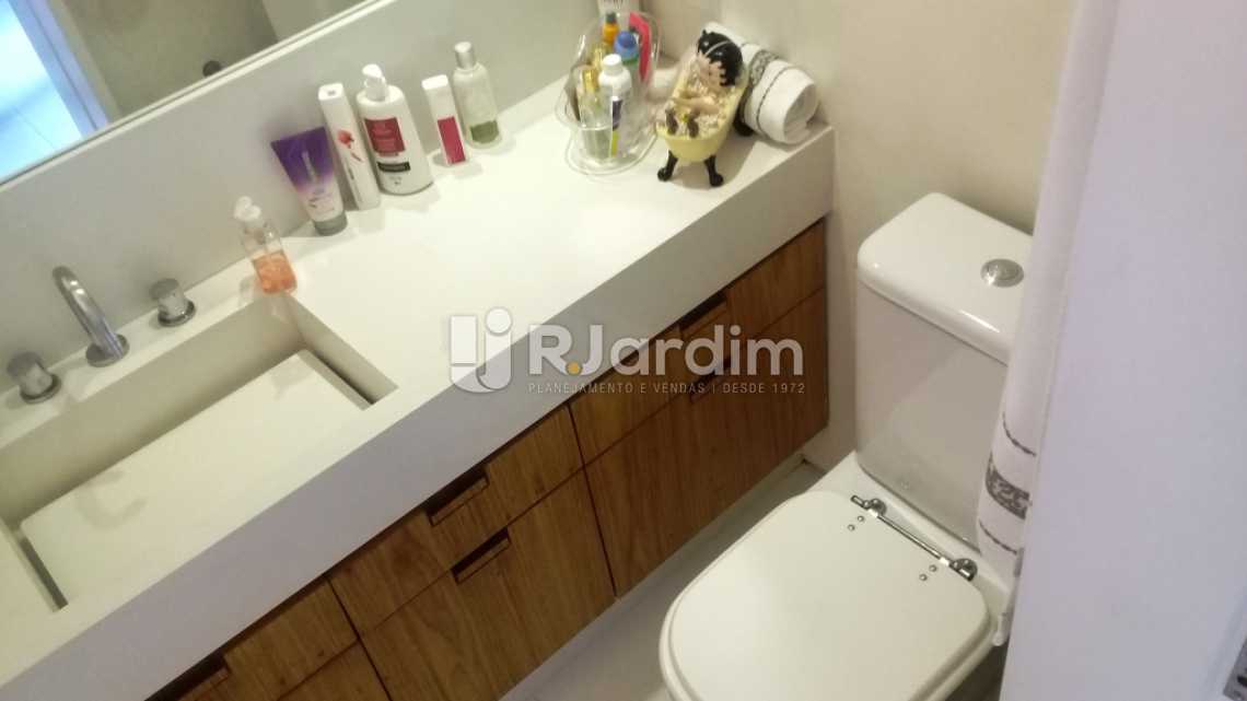 Conheça Banheiro social do imóvel - Compra Venda Avaliação Imóveis Apartamento Gávea 3 Quartos - LAAP31667 - 12 Banheiro social - Compra Venda Avaliação Imóveis Apartamento Gávea 3 Quartos - LAAP31667 - 12