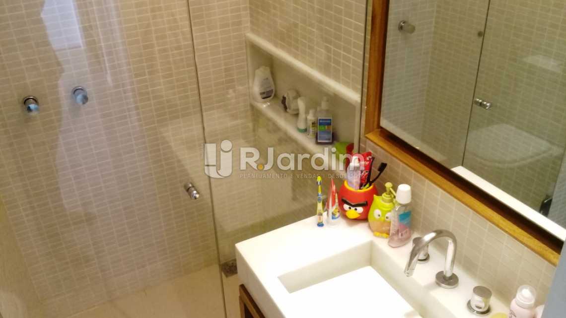 Conheça Banheiro suíte do imóvel - Compra Venda Avaliação Imóveis Apartamento Gávea 3 Quartos - LAAP31667 - 21 Banheiro suíte - Compra Venda Avaliação Imóveis Apartamento Gávea 3 Quartos - LAAP31667 - 21
