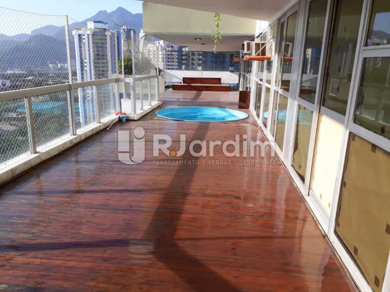 Conheça AREA EXTERNA do imóvel - Aluguel Administração Imóveis Apartamento Barra da Tijuca 3 Quartos - LAAP31669 - 1 AREA EXTERNA - Aluguel Administração Imóveis Apartamento Barra da Tijuca 3 Quartos - LAAP31669 - 1