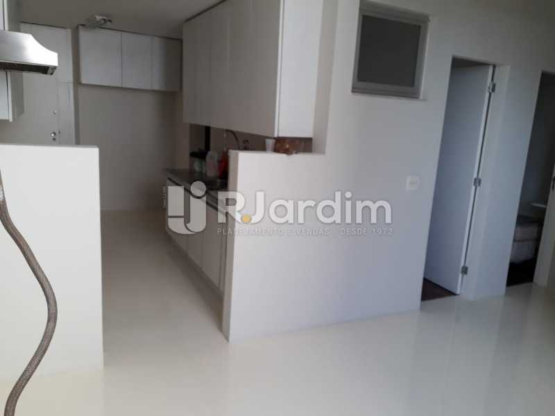 Conheça COZINHA I do imóvel - Aluguel Administração Imóveis Apartamento Barra da Tijuca 3 Quartos - LAAP31669 - 22 COZINHA I - Aluguel Administração Imóveis Apartamento Barra da Tijuca 3 Quartos - LAAP31669 - 22