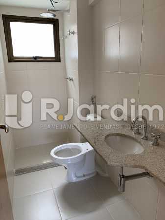 Conheça BANHEIRO1 do imóvel - Mariana Classic Apartamento Botafogo 3 Suítes - LAAP31670 - 3 BANHEIRO1 - Mariana Classic Apartamento Botafogo 3 Suítes - LAAP31670 - 3